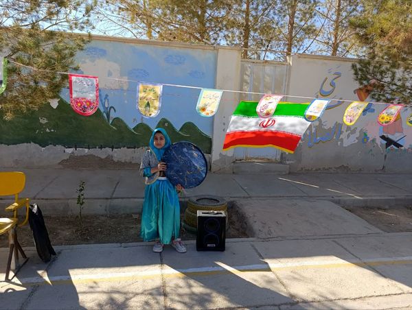 شور و هیجان هفته فرهنگ و هنر در دبستان خدیجه کبری ابرکوه