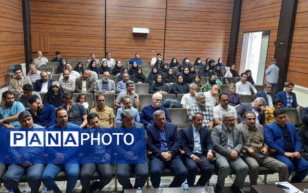 نشست صمیمانه اصحاب فرهنگ‌، هنر و رسانه شهرستان‌های اسلام آباد غرب و دالاهو 