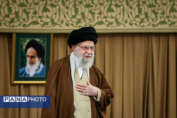 دیدار فعالان اقتصادی با رهبر انقلاب