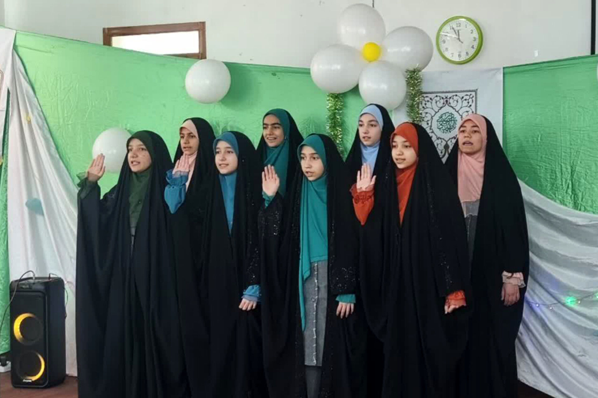  جشن نیمه شعبان در دبیرستان شاهد ام‌ابیها آباده