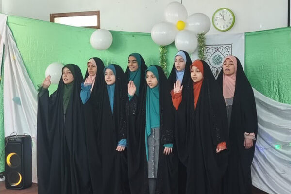  جشن نیمه شعبان در دبیرستان شاهد ام‌ابیها آباده