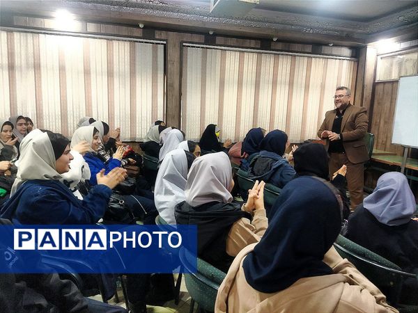 اردوی تمشک فرصتی برای رشد و شکوفایی استعدادهای دانش آموزان