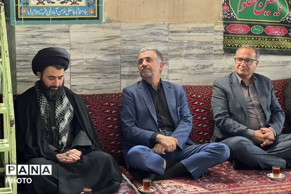 بازدید میدانی فرماندار فیروزکوه از روستا‌ها و پیگیری مطالبات اهالی در نشست با شورا و دهیار