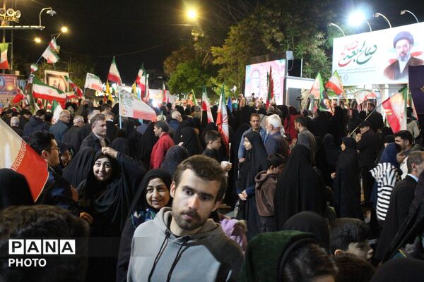 خیابان‌های بجنورد میزبان جشن باشکوه ولادت امام رضا(ع)