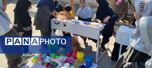  بازارچه مدرسه شهید نجفی فدافن کاشمر