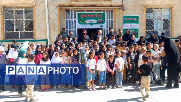 توزیع لوازم التحریر به کودکان نیازمند در روستای سراب غضنفر نورآباد
