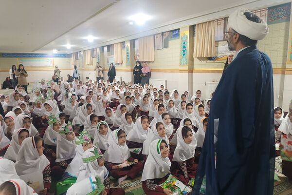 برگزاری جشن شکوفه‌های قرآن در آموزشگاه‌های باهنر ۱ و ایران ۲ 