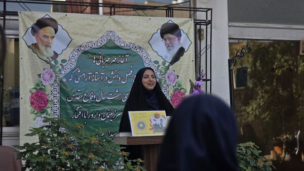 شور مهر، یاد مقاومت؛ نخستین روز مدرسه در هنرستان هنرهای زیبای دختران اصفهان