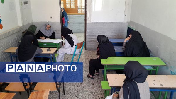 هدایت تحصیلی دانش آموزان پایه نهم دبیرستان میثاق منطقه تبادکان مشهد