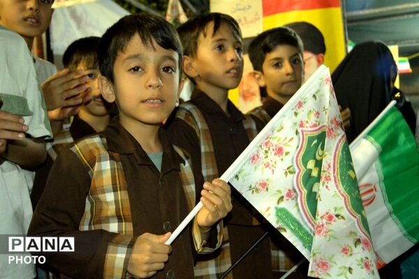 حضور فعال دانش‌آموزان دبستان شهید فهمیده در موکب شهدای دانش‌آموز ورامین