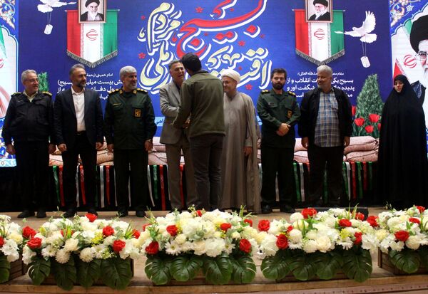 همایش «بسیج، مدرسه عشق» در باقرشهر 