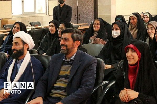  جلسه هم‌اندیشی همکاران پرورشی فیروزکوه 