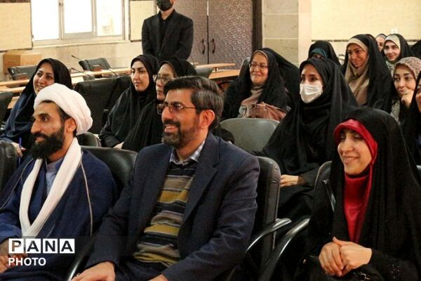  جلسه هم‌اندیشی همکاران پرورشی فیروزکوه 
