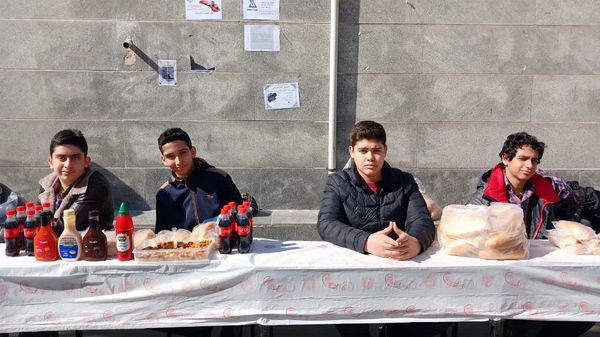 برپایی بازارچه کسب و کار در دبیرستان شهید معمارزاده ناحیه 2 کرج 