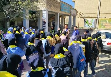 نشاط و همدلی دانش‌آموزان دبیرستان علیزاده سنندج در اردوی تمشک