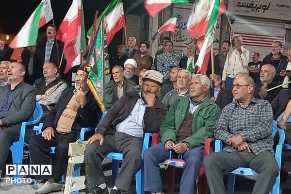 مردم بن میدان حماسه را خالی نمی‌کنند 