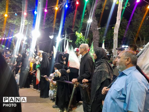 تجمع مردم در مسجدالزهرا مشهد و اجرای «سپاس معلم» در خیابان احمدآباد 