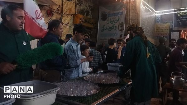 چایخانه فاطمه الزهرا برای هفتاد و هفتمین شب میزبان مردم 