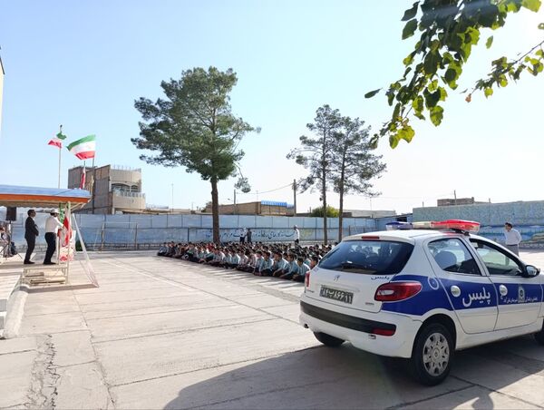  زنگ فرهنگ ترافیک در دبیرستان رییس‌زاده خلیل اباد به صدا درآمد