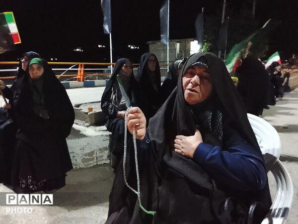 اجتماع مردم در سوگ رهبر شهید دربلوار شهدای شهر بار