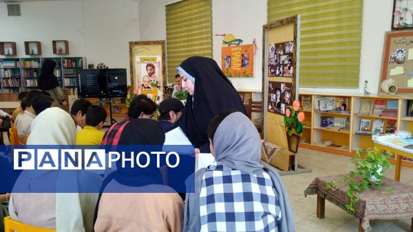 نشست ادبی خوانش نامه‌های سهراب سپهری در قم