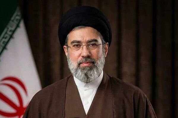 پیام رهبر انقلاب اسلامی به مناسبت روز کارگر و روز معلم