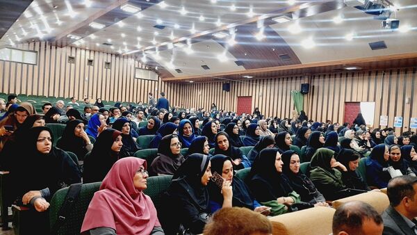 جلسه استانی مشاوران با موضوع «تاب‌آوری و امیدآفرینی در مدارس» در استان البرز