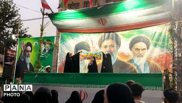 جشن غدیر در جایگاه بعثت خیابان انقلاب خرم‌ آباد