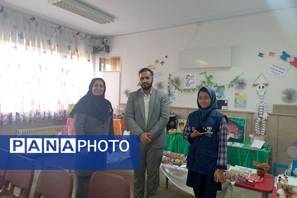  هفته پژوهش در مدرسه نرگس پردیس