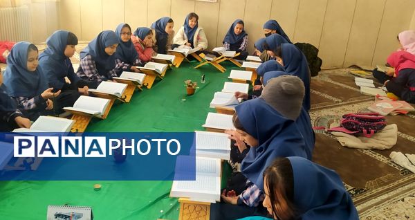 محافل انس با قرآن همزمان با ایام ماه مبارک رمضان در مدارس پردیس 