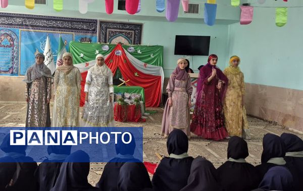 جشن باشکوه پیروزی انقلاب در آموزشگاه‌های مروست