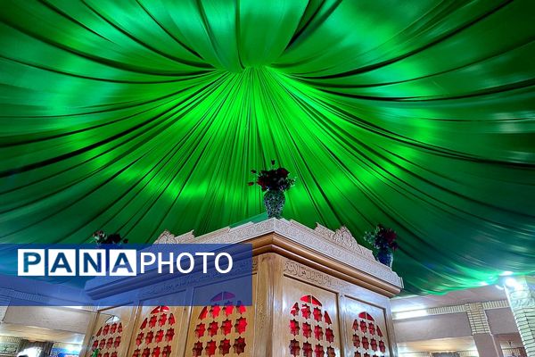 طلائیه سرزمینی به وسعت نور