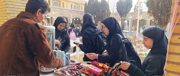 اردوی دانش‌آموزی تمشک مدارس دخترانه انصار و بعثت در زنجان