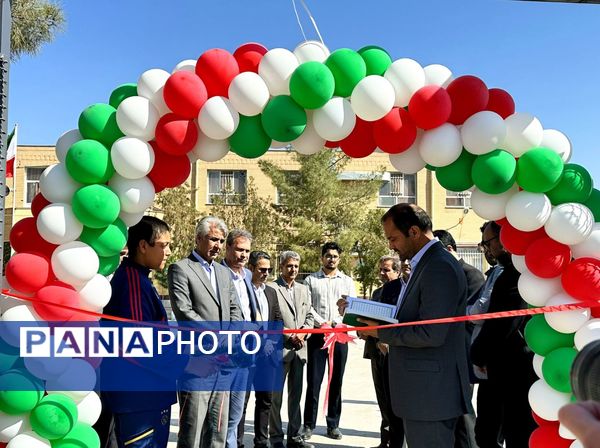 افتتاح دو چمن مصنوعی در مدارس کاشمر 