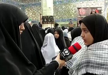 اینجا دختران دانش‌آموز از قیام می گویند
