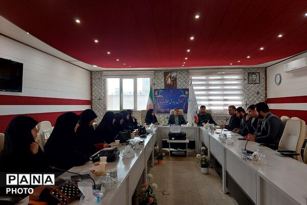 جلسه تعاملی سپاه پاسداران،فرماندهان بسیج ناحیه حضرت روح‌الله(ره) و اداره آموزش و پرورش کهریزک