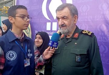 ۱۳ آبان نماد ایستادگی ملت ایران در برابر دشمنان انقلاب است