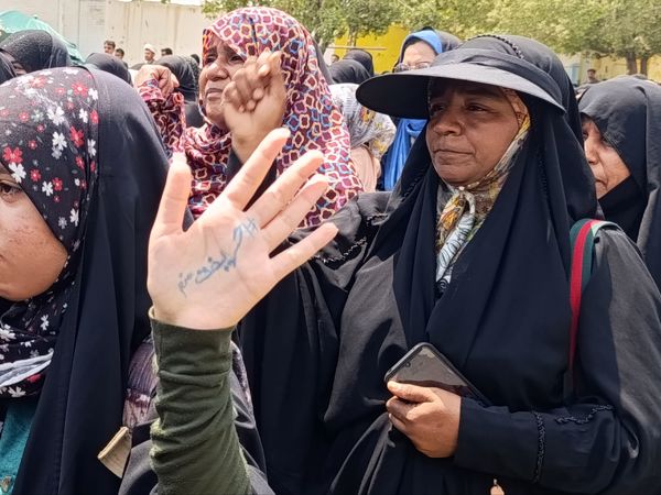 خروش آحاد مردم میناب در جمعه خشم و نصر 