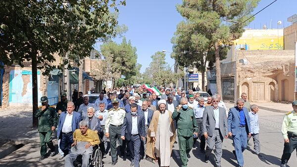 خلیل اباد همگام با ملت ایران فریاد خشم و نصر در نماز جمعه طنین انداز شد