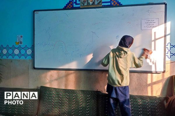 آیین غبارروبی نمازخانه مدرسه شهید معظم همزمان با حلول ماه مبارک رمضان