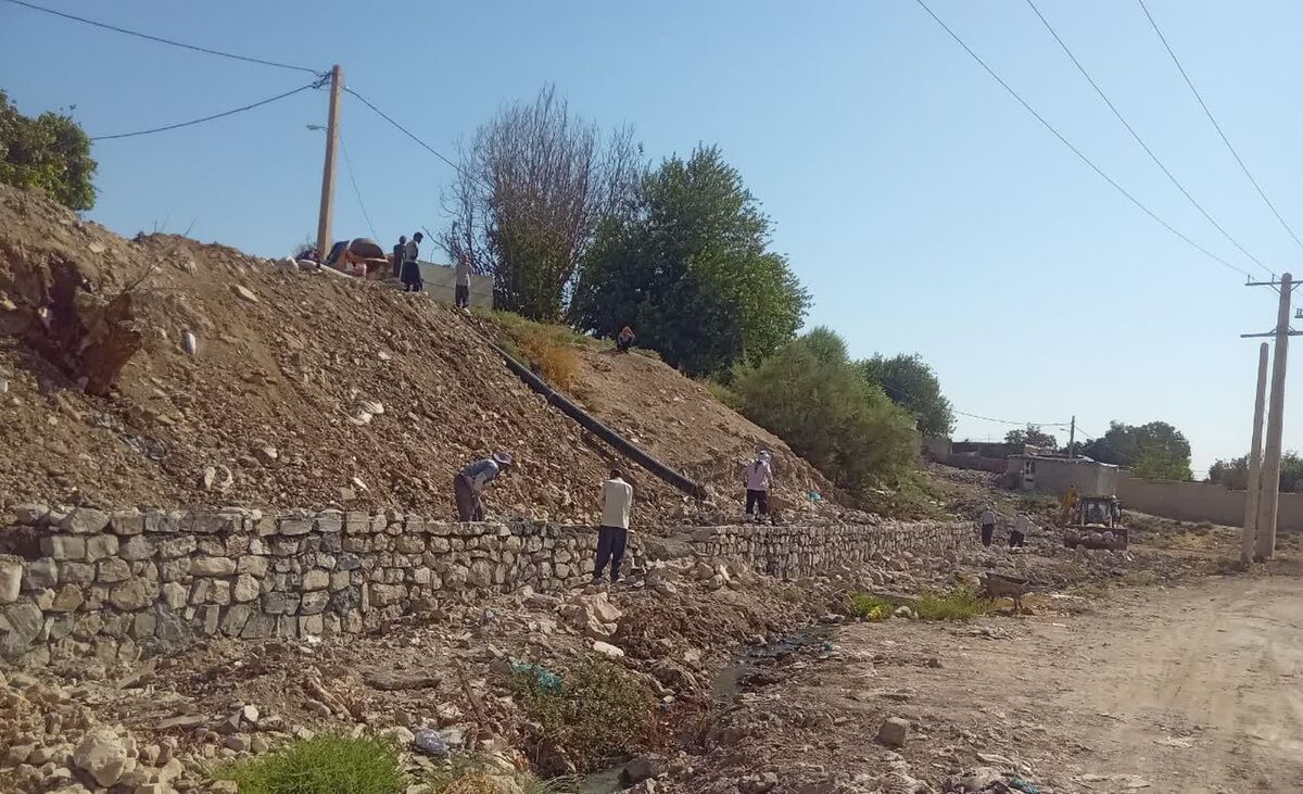 روند اجرایی دیواره حائل خیابان ساحلی ده محسن با پیشرفت قابل توجه ادامه دارد