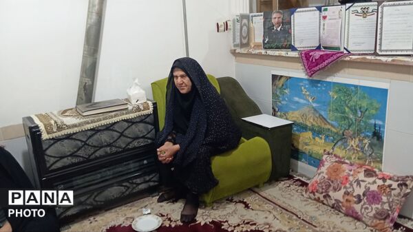 دیدار بانوان بسیجی پایگاه‌های رزق آباد و فرگ با خانواده شهید مرادپور