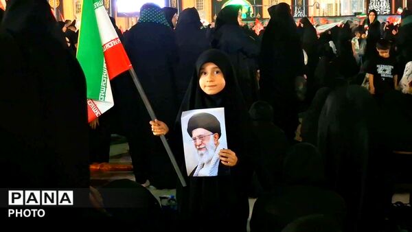 بیعت مردم با آقای شهید ایران 