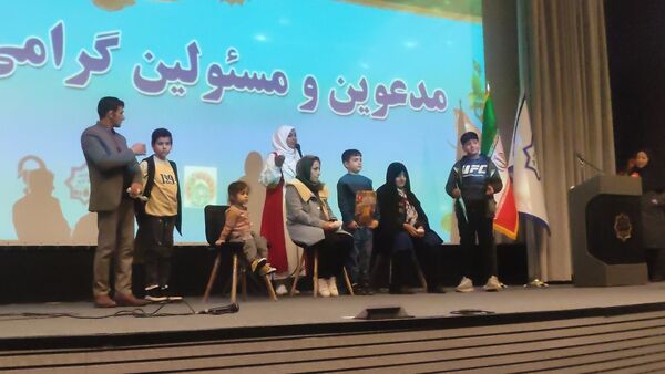 جشن پرنشاط «شکوه مادری، مهر پدری» در فرهنگسرای معلم شهرستان رباط کریم