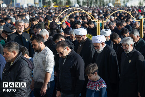 اقامه نماز عید فطر در حرم مطهر رضوی-۱
