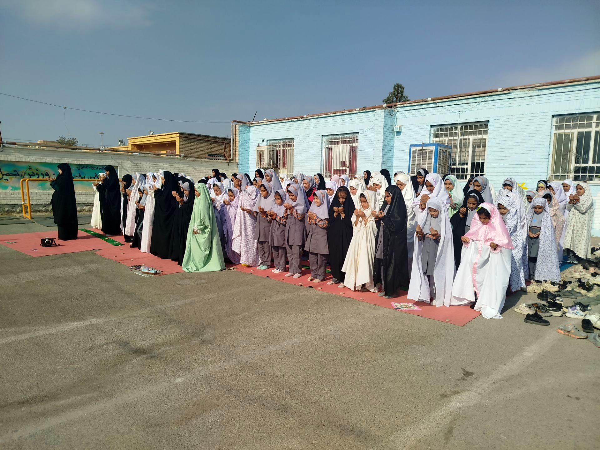 نماز باران در دبستان دخترانه حضرت مریم(س) شهرستان سرخس