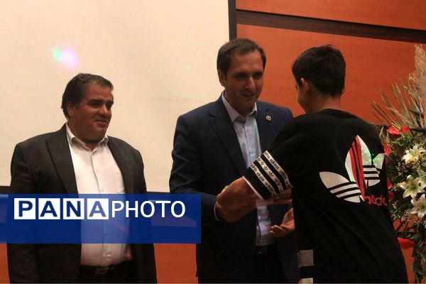 تجلیل از پسران آینده‌ساز بهارستانی