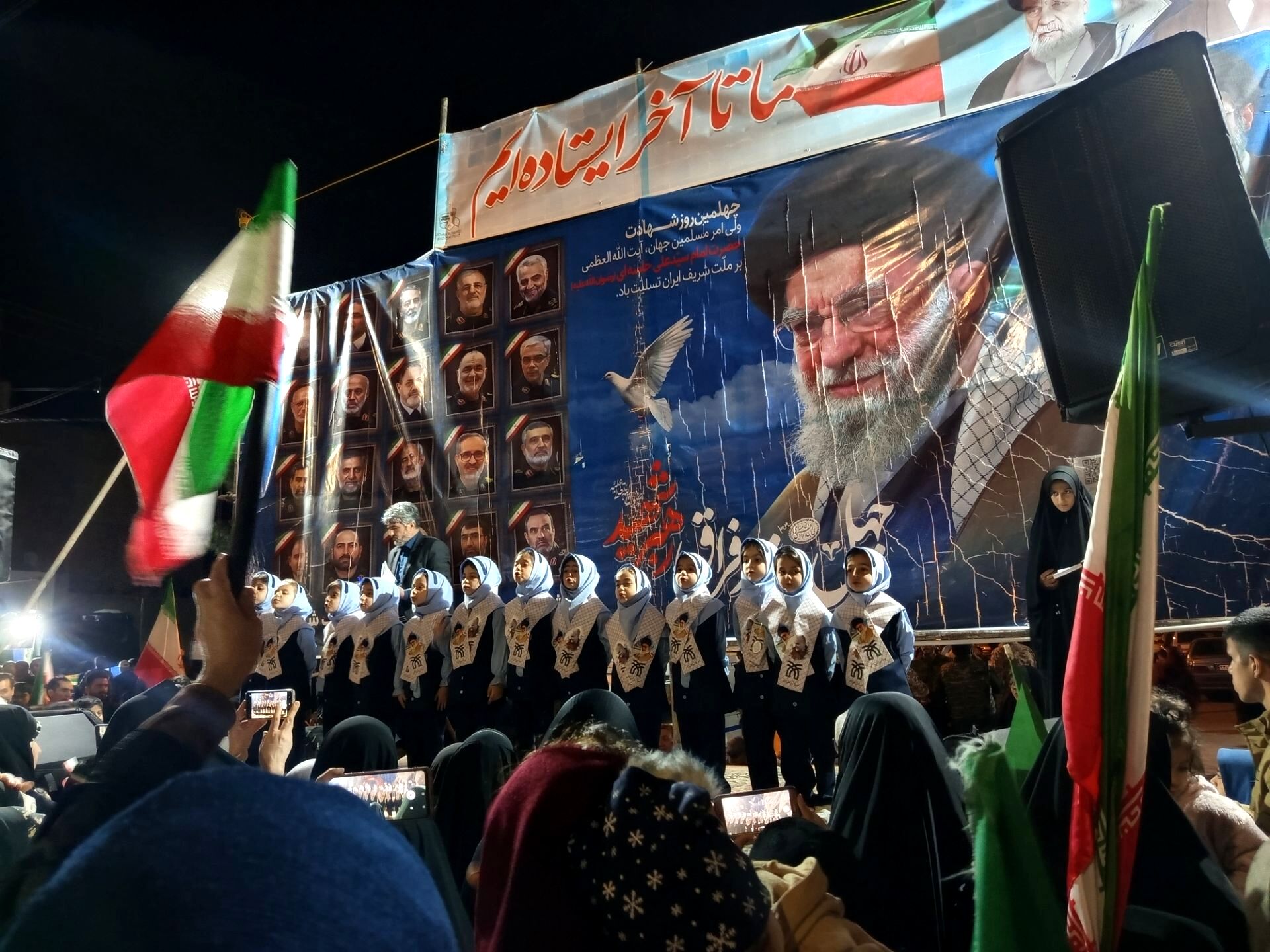 تجمع شبانهٔ شهروندان در پنجاه‌ونهمین شب یادبود در بلوار فضل