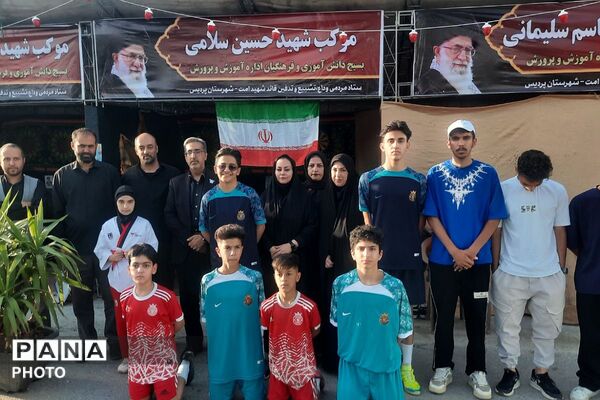 قاب های دانش آموزی ماندگار از فراق رهبر شهید