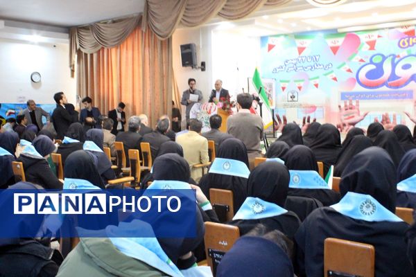 جشن ایرانمون در دبیرستان نمونه دولتی مهشید مصلی‌نژاد